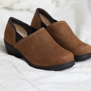 L L bean clog size 8 1/2 medium